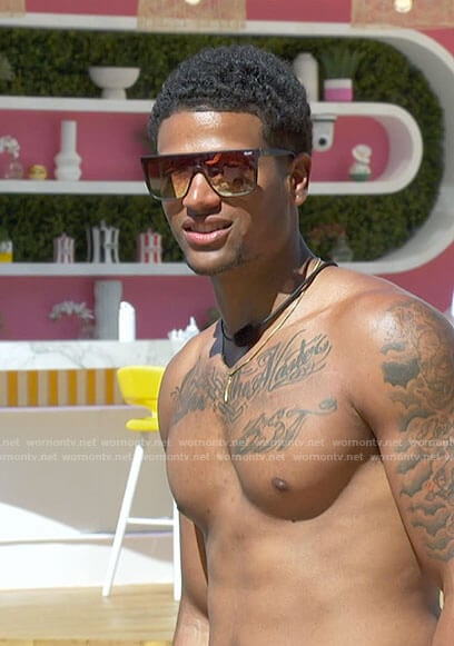 Timmy's reflective flat top sunglasses on Love Island USA