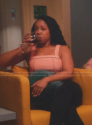 Malika's pink cropped knit top on Everythings Trash