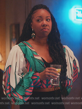 Malika's printed balloon sleeve blouse on Everythings Trash