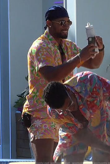 Jesse's pink floral shirt on Love Island USA