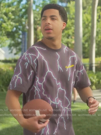 Junior's lightning bolt graphic tee on Grown-ish