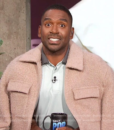 Justin's mint contrast collar polo on E! News Daily Pop