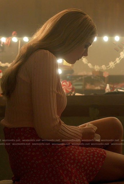 Kelly's pink polo top and floral skirt on Pretty Little Liars Original Sin