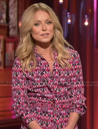 Kelly's pink v print shirtdress on Generation Gap