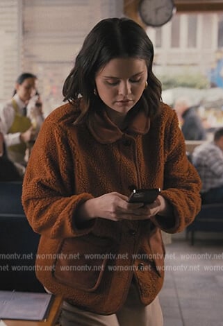 Mabel's sherpa jacket on Only Murders in the Building