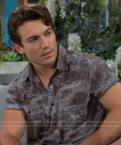 Noah's abstract print shirt on The Young and the Restless