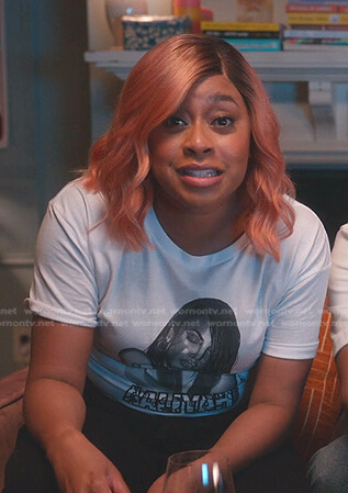 Phoebe's white Aaliyah print tee on Everythings Trash