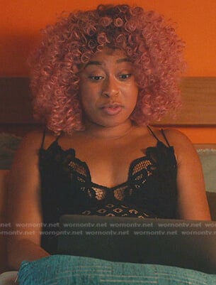 Phoebe's black guipure lace bra on Everythings Trash