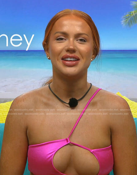 Sydney's pink asymmetric bikini top on Love Island USA