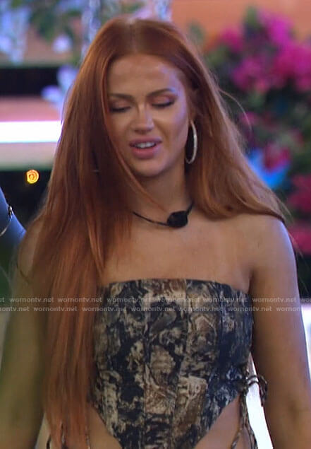 Sydney's printed corset top on Love Island USA