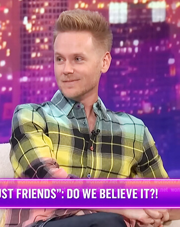 Zach Noe Towers' rainbow plaid shirt on E! News Nightly Pop