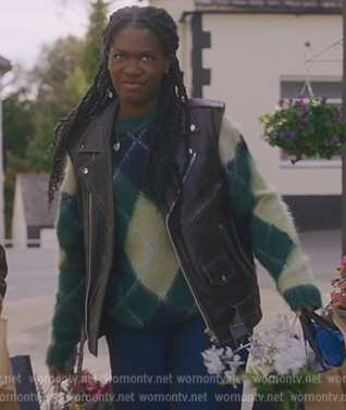 Aisha's green argyle knit sweater on Fate The Winx Saga