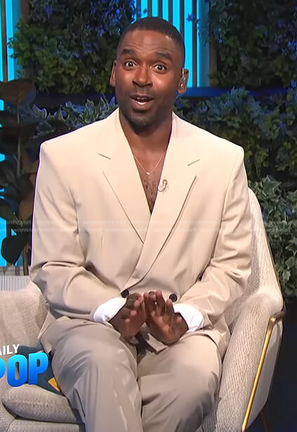 Justin's beige double breasted blazer on E! News Daily Pop