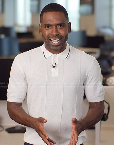 Justin's white polo shirt on E! News Nightly Pop
