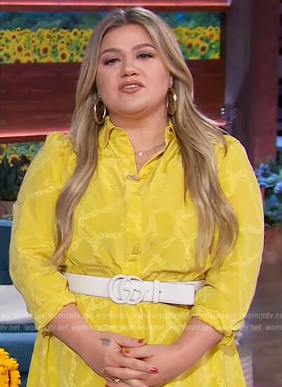 Kelly's yellow chain print dress on The Kelly Clarkson Show