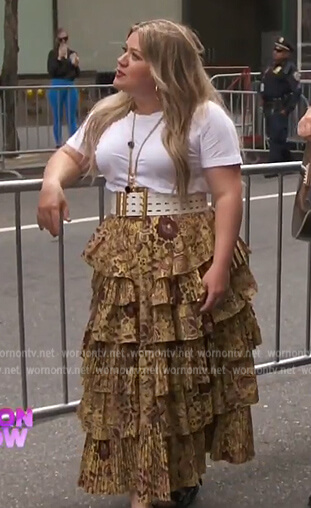 Kelly's yellow floral ruffle skirt on The Kelly Clarkson Show