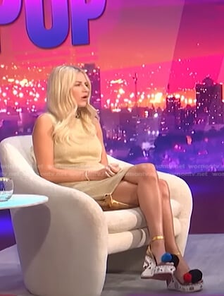 Morgan's pom pom wedge sandals on E! News Nightly Pop