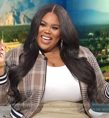 Nina's plaid bomber jacket on E! News Daily Pop