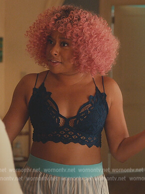 Phoebe's navy lace bralette on Everythings Trash