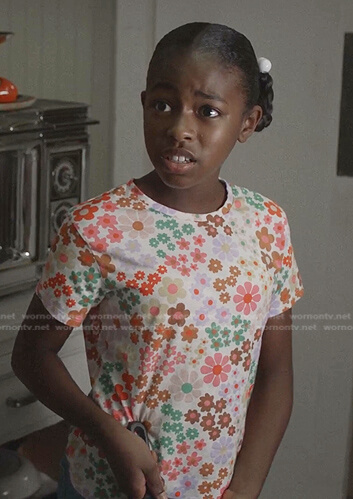 Young Athena's floral tee on 9-1-1
