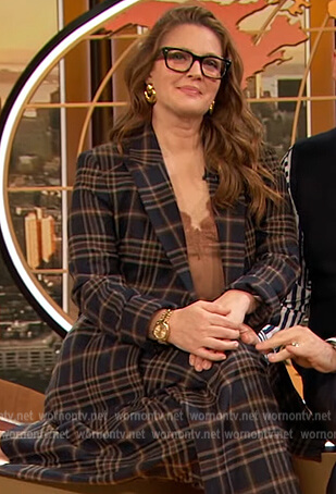 Drew's black plaid blazer and pants on The Drew Barrymore Show