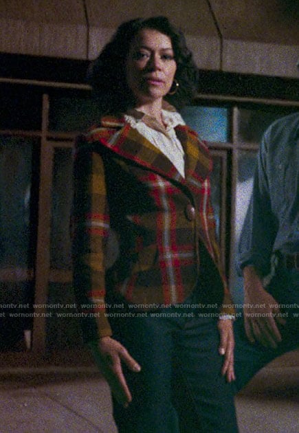 Jen's plaid blazer on She-Hulk Attorney at Law