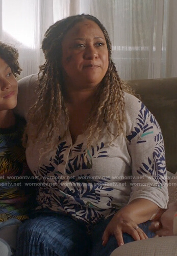 Karen's white printed top on 9-1-1