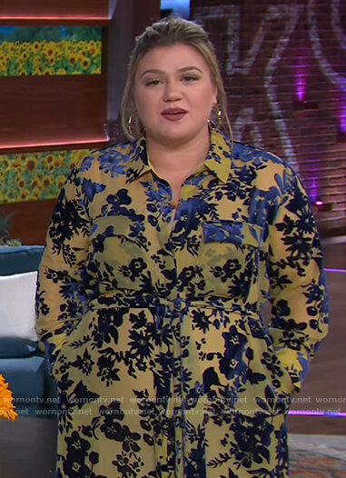 Kelly's yellow floral print dress on The Kelly Clarkson Show