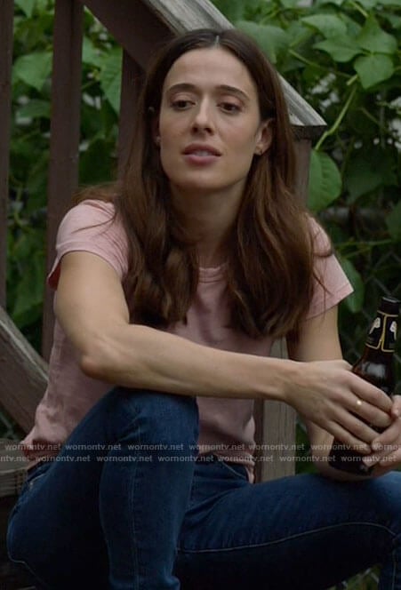 Kim's pink t-shirt on Chicago PD