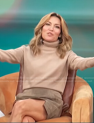 Kit's beige suede mini skirt on Access Hollywood