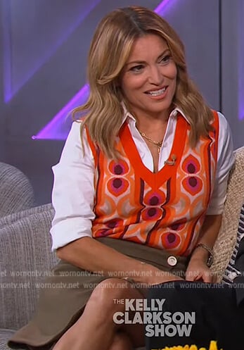 Kit Hoover's printed vest and skirt on The Kelly Clarkson Show