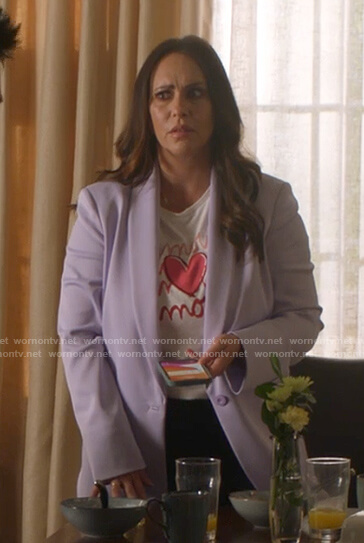 Maddie's heart print tee and lilac blazer on 9-1-1