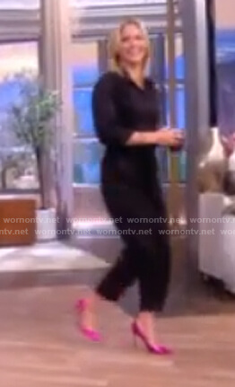 Sara's pink metallic pumps on The View