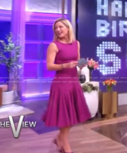 Sara's pink sleeveless pleated dress on The View