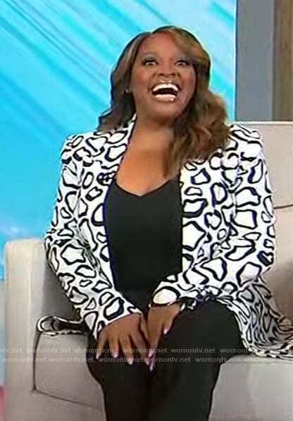 Sherri's white giraffe print blazer on Sherri