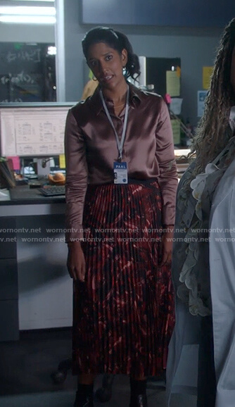 Zainab's red printed pleated skirt on 9-1-1