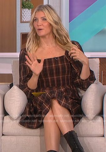 Amanda's brown plaid dress on The Talk