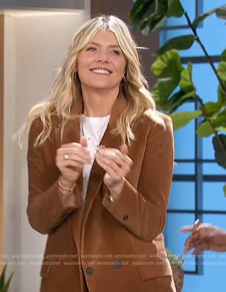 Amanda's brown corduroy blazer on The Talk