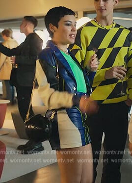 Ari's ball pouch bag on Elite