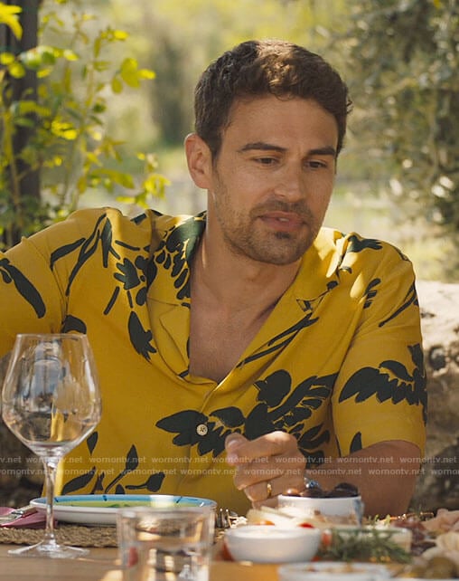 Cameron's yellow and black printed shirt on The White Lotus