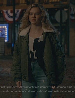 Courtney's green quilted sherpa jacket on Stargirl