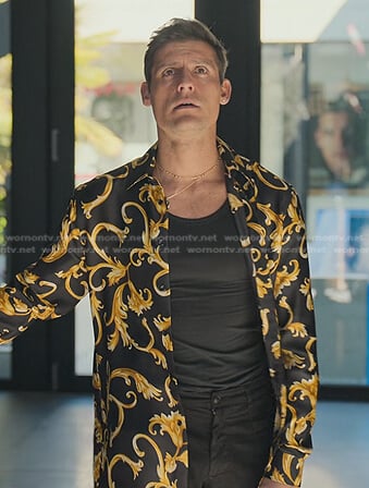 Cruz's black and yellow baroque print shirt on Elite