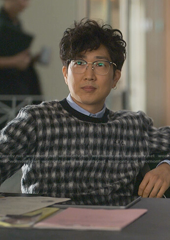 Daniel's black check sweater on Reasonable Doubt
