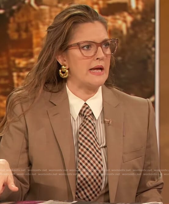 drew's striped shirt and earrings on The Drew Barrymore Show