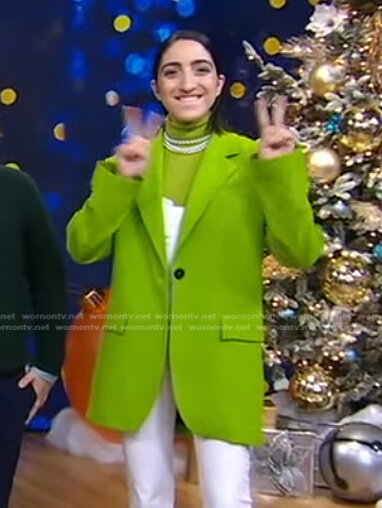 Emily Estefan's green oversized blazer on Good Morning America