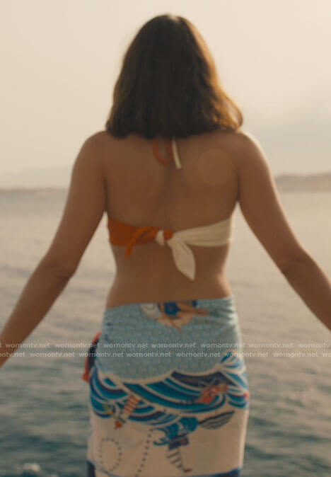Harper's printed sarong on The White Lotus