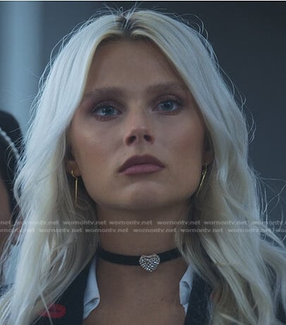 Isadora's heart choker on Elite