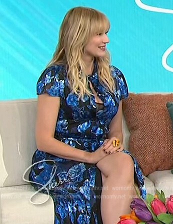 Jewel's blue floral print maxi dress on Sherri