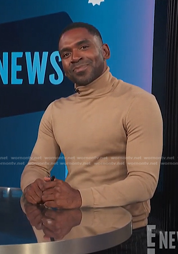 Justin's beige turtleneck sweater on E! News