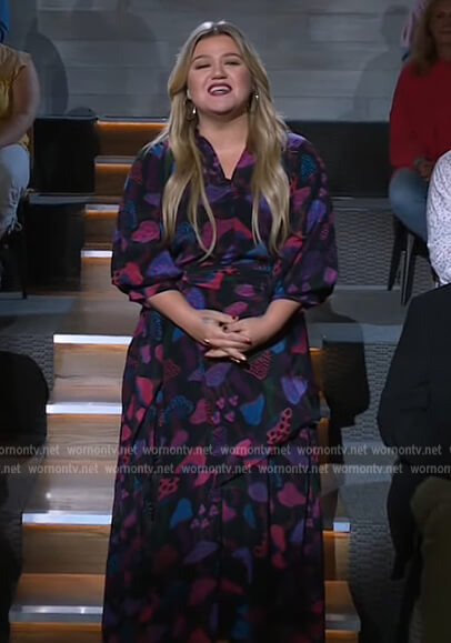 Kelly's black mushroom print dress on The Kelly Clarkson Show